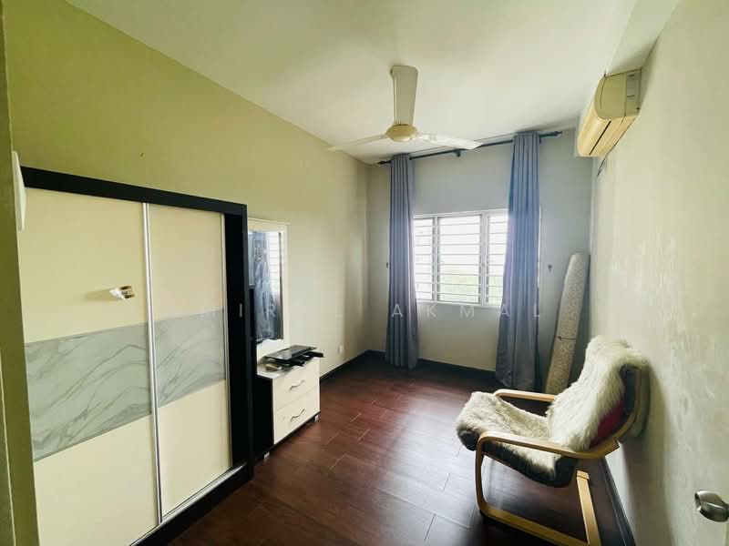 Pangsapuri untuk Dijual di Kristal Villa - Amirul Akmal - Bedroom - PropertyGuru.com.my