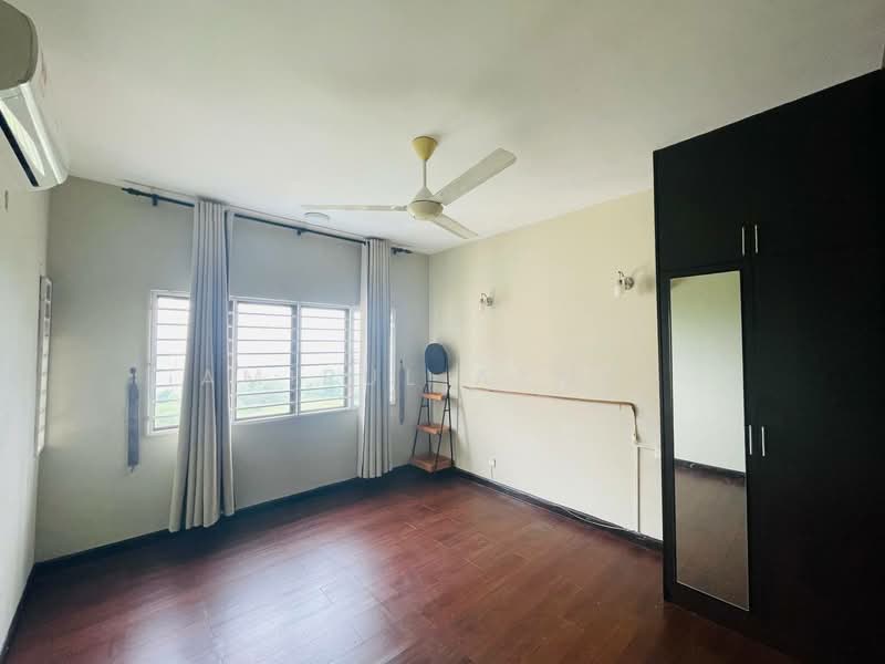 Pangsapuri untuk Dijual di Kristal Villa - Amirul Akmal - Bedroom - PropertyGuru.com.my