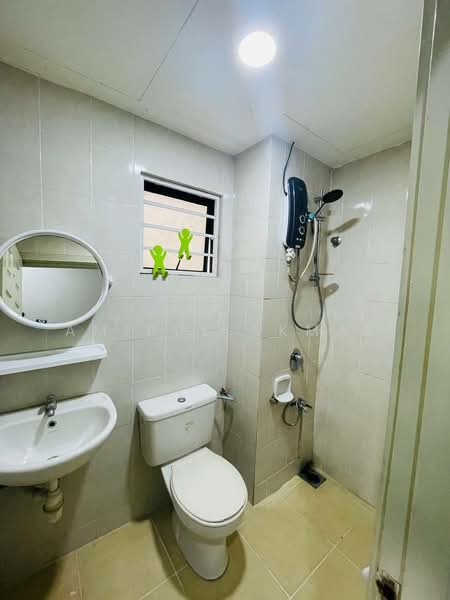 Pangsapuri untuk Dijual di Kristal Villa - Amirul Akmal - Bathroom - PropertyGuru.com.my