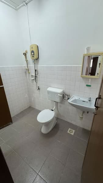 Rumah Teres 2 Tingkat untuk Dijual di Seksyen 22, Damansara Jaya (Petaling Jaya) - Anthony Foong - Bathroom - PropertyGuru.com.my