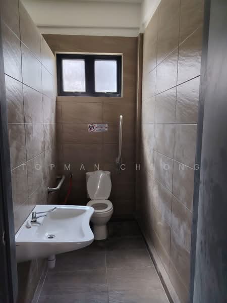 Factory for Rent in Batu Caves (Selangor) - Topman Cheong - Bathroom - PropertyGuru.com.my