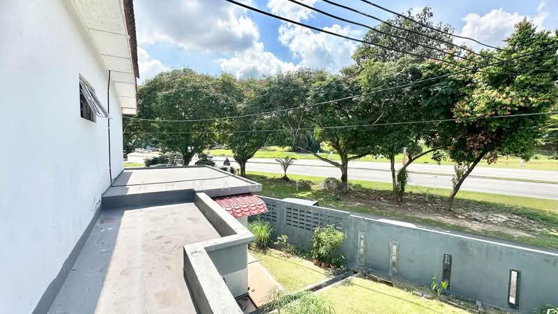 Rumah Teres untuk Dijual di TAMAN PUCHONG UTAMA (Puchong) - Ahmad Farhi - Exterior - PropertyGuru.com.my