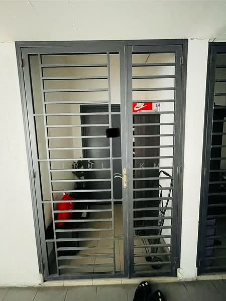 Kediaman Servis untuk Dijual di Residensi Alami - Amirul Akmal - Entrance - PropertyGuru.com.my