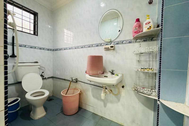 2-storey Terraced House for Sale in Taman Merdeka Jaya (Batu Berendam) - Phang Seow Ling - Bathroom - PropertyGuru.com.my