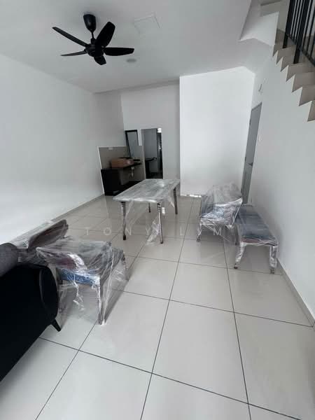 2-storey Terraced House for Rent in Austin Crest (Johor Bahru) - Tony Lim - Living Room - PropertyGuru.com.my