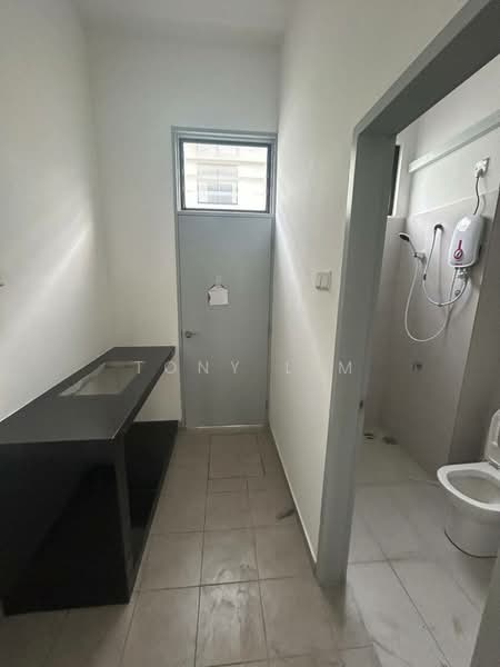 2-storey Terraced House for Rent in Austin Crest (Johor Bahru) - Tony Lim - Bathroom - PropertyGuru.com.my