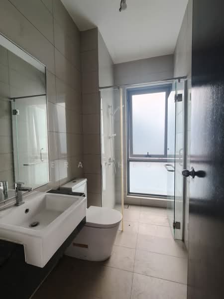 Bungalow House for Sale in Taman Molek (Johor Bahru) - Vera Cheong - Bathroom - PropertyGuru.com.my