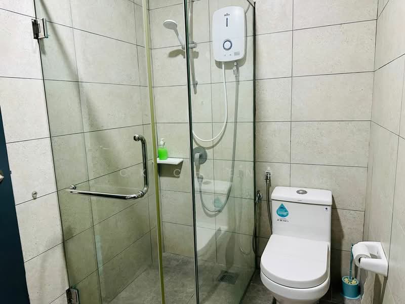 Servis Apartment untuk Disewa di Aera Residence - CK Chieng - Bathroom - PropertyGuru.com.my