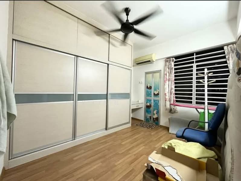 Apartment for Sale at Taman Jelutong - Dylan Low - Bedroom - PropertyGuru.com.my