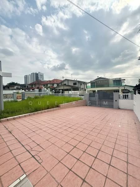 Bungalow House for Sale in Taman Kebun Teh (Johor Bahru) - Queena Sim - Exterior - PropertyGuru.com.my