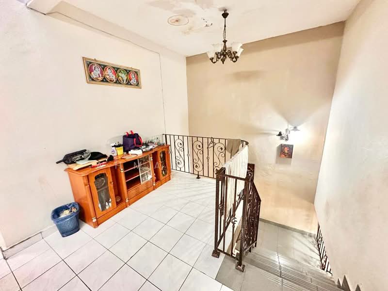 Rumah Teres 2-Tingkat untuk Dijual di Bandar Putra Permai (Seri Kembangan) - Ahmad Farhi - Interior - PropertyGuru.com.my