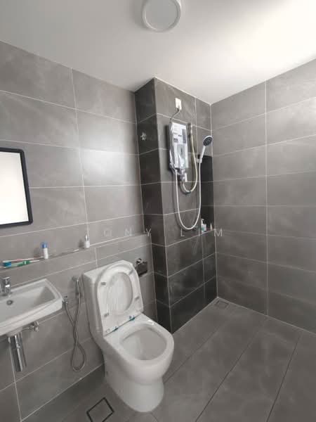 Rumah Teres 2-Tingkat untuk Disewa di Leisure Farm (Gelang Patah) - Tony Lim - Bathroom - PropertyGuru.com.my