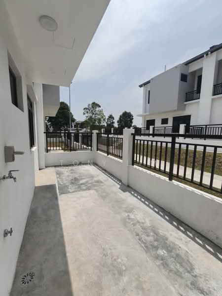 Rumah Teres 2-Tingkat untuk Disewa di Leisure Farm (Gelang Patah) - Tony Lim - Exterior - PropertyGuru.com.my