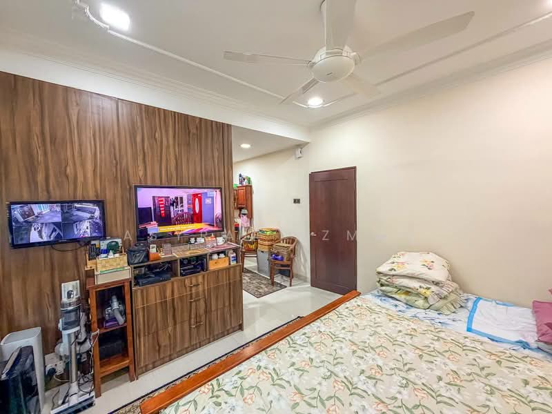 2-storey Terraced House for Sale in Alam Damai (Cheras) - Asyraf Azman - Bedroom - PropertyGuru.com.my