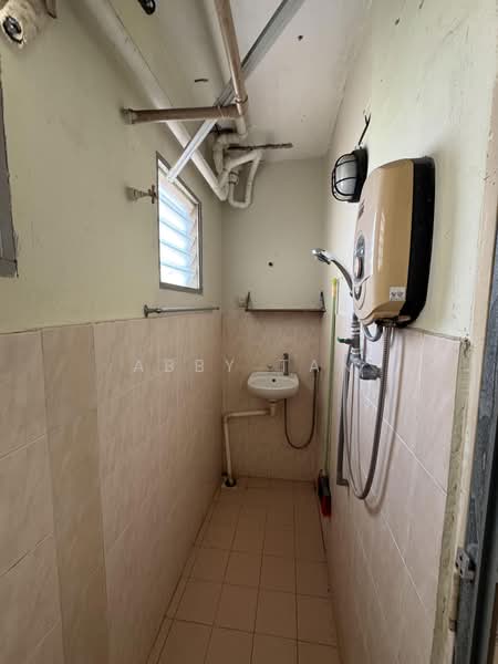 Flat for Sale at Cempaka - Abby Tan - Bathroom - PropertyGuru.com.my