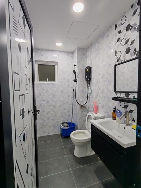 Rumah Bandar untuk Dijual di Taman Mastiara (Jalan Ipoh) - Tony Liew - Bathroom - PropertyGuru.com.my