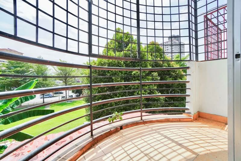 Pangsapuri untuk Dijual di Kenari Court - Izzaza Izzati - Balcony - PropertyGuru.com.my