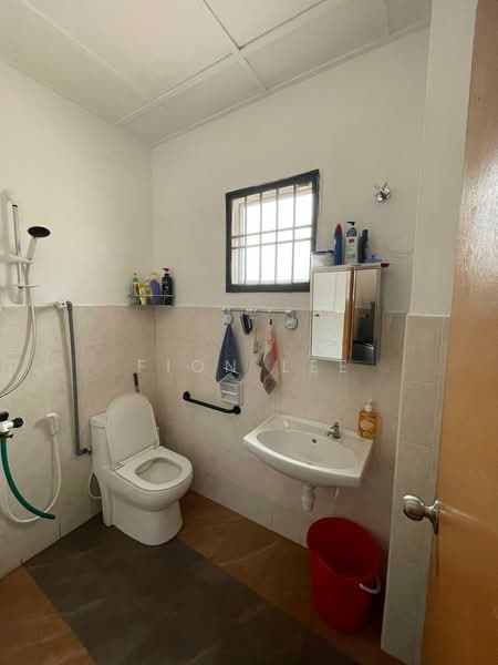 Rumah Teres 2 Tingkat untuk Dijual di Taman Setia Indah (Tebrau) - Fion Lee - Bathroom - PropertyGuru.com.my