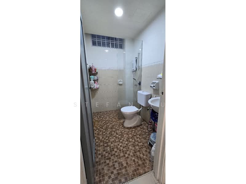 Apartment for Sale at Lake View Suites - Stefan Yu - Bathroom - PropertyGuru.com.my