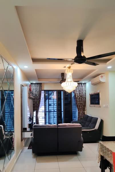 Kediaman Servis untuk Dijual di KL Traders Square - Yanny Siow - Living Room - PropertyGuru.com.my