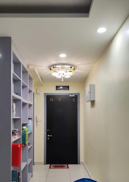 Kediaman Servis untuk Dijual di KL Traders Square - Yanny Siow - Entrance - PropertyGuru.com.my