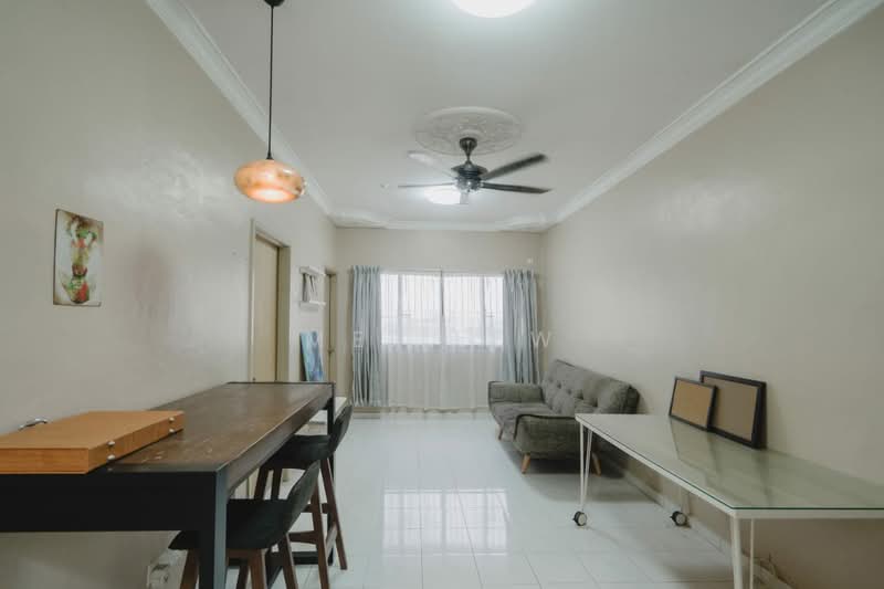 Rumah Flat untuk Dijual di Desa Mawar - Mei Lew - Living Room - PropertyGuru.com.my
