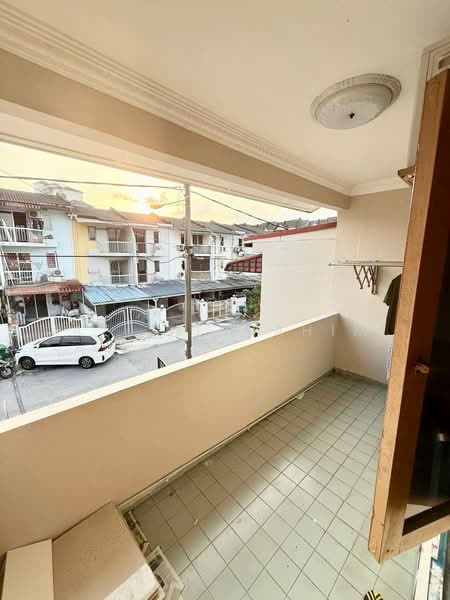 2-storey Terraced House for Sale in Ampang (Kuala Lumpur) - Azli Ibrahim - Balcony - PropertyGuru.com.my
