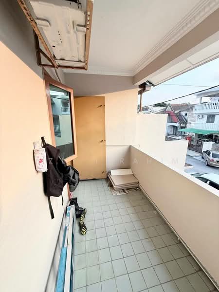 2-storey Terraced House for Sale in Ampang (Kuala Lumpur) - Azli Ibrahim - Balcony - PropertyGuru.com.my