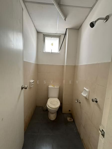 Shop for Rent in Johor Bahru (Johor) - Jesy Tey - Bathroom - PropertyGuru.com.my