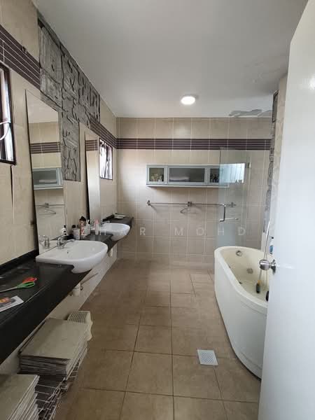 Rumah Berkembar untuk Dijual di Cahaya Spk (Shah Alam) - Azhar Mohd - Bathroom - PropertyGuru.com.my