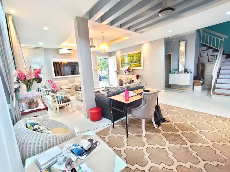 Rumah Berkembar untuk Dijual di Cahaya Spk (Shah Alam) - Azhar Mohd - Living Room - PropertyGuru.com.my