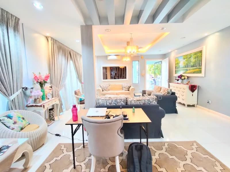 Rumah Berkembar untuk Dijual di Cahaya Spk (Shah Alam) - Azhar Mohd - Living Room - PropertyGuru.com.my