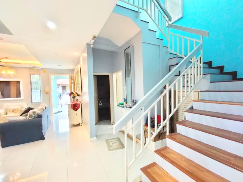 Rumah Berkembar untuk Dijual di Cahaya Spk (Shah Alam) - Azhar Mohd - Living Room - PropertyGuru.com.my