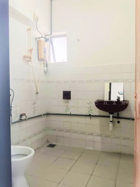 Rumah Teres 2-Tingkat untuk Disewa di Bukit Gasing (Petaling Jaya) - Geraldine Chan - Bathroom - PropertyGuru.com.my