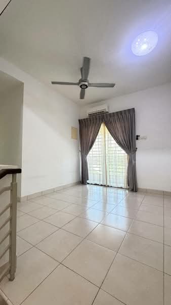 Rumah Teres 2-Tingkat untuk Dijual di Taman Seri Austin (Tebrau) - Yi En Puah - Living Room - PropertyGuru.com.my