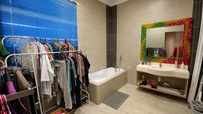 Bungalow House untuk Dijual di Subang Bestari (Shah Alam) - Muhammad Amerul - Bathroom - PropertyGuru.com.my