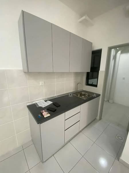 Kediaman Servis untuk Disewa di Residensi Emas - Maya Myra - Kitchen - PropertyGuru.com.my