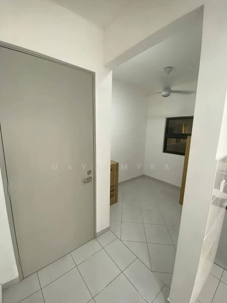 Kediaman Servis untuk Disewa di Residensi Emas - Maya Myra - Entrance - PropertyGuru.com.my