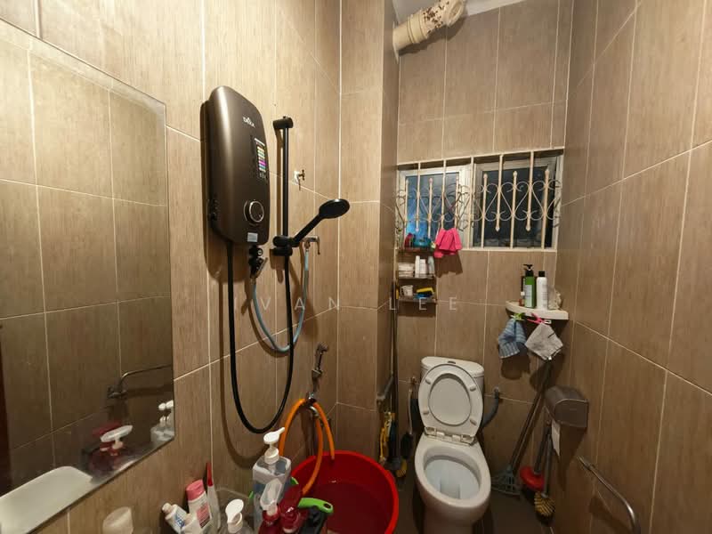 Rumah Teres 2 Tingkat untuk Dijual di SS2 (Petaling Jaya) - Ivan Lee - Bathroom - PropertyGuru.com.my