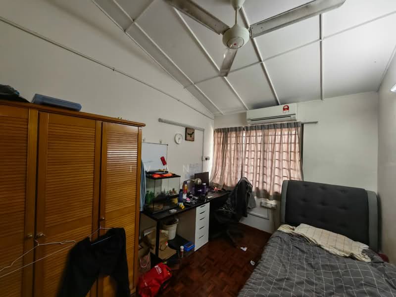 Rumah Teres 2 Tingkat untuk Dijual di SS2 (Petaling Jaya) - Ivan Lee - Bedroom - PropertyGuru.com.my