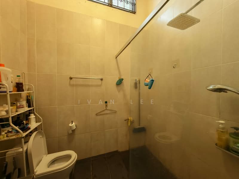 Rumah Teres 2 Tingkat untuk Dijual di SS2 (Petaling Jaya) - Ivan Lee - Bathroom - PropertyGuru.com.my