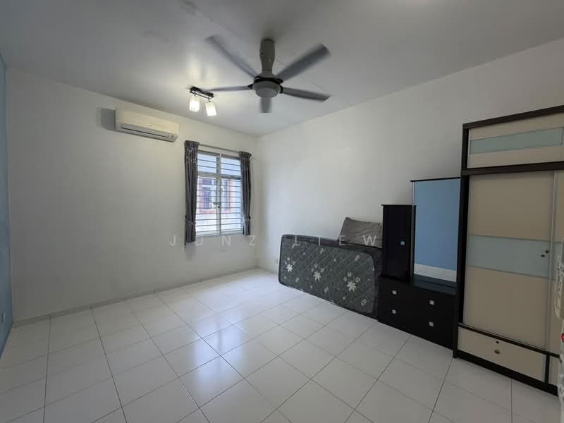 Rumah Teres 2 Tingkat untuk Dijual di Taman Setia Indah (Tebrau) - Junz Liew - PropertyGuru.com.my