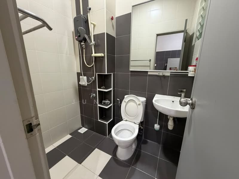 Rumah Teres 2 Tingkat untuk Dijual di Taman Setia Indah (Tebrau) - Junz Liew - PropertyGuru.com.my