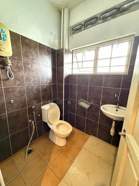 2-storey Terraced House for Sale in Taman Sri Muda (Shah Alam) - Simon Lee - Bathroom - PropertyGuru.com.my