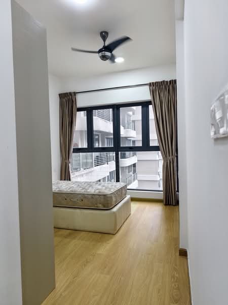 Condominium for Sale at Amberside @ Country Garden Danga Bay - Amy Lee - Bedroom - PropertyGuru.com.my