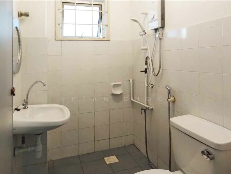 Rumah Teres untuk Disewa di Petaling Jaya (Selangor) - Bryan Choo - Bathroom - PropertyGuru.com.my