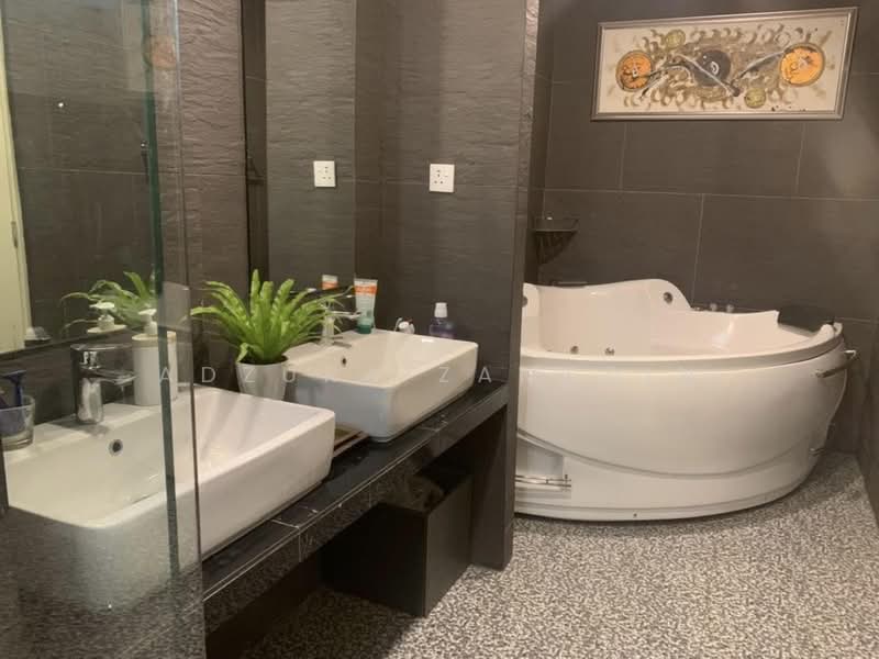 Bungalow House untuk Dijual di Bukit Gasing (Petaling Jaya) - Adzura Zamedin - Bathroom - PropertyGuru.com.my