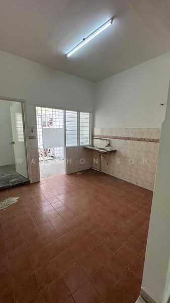 2-storey Terraced House for Rent in Taman Wawasan (Puchong) - Wan Hon Soh - Kitchen - PropertyGuru.com.my