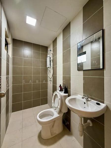 Kediaman Servis untuk Disewa di Residensi Emas - Sarah Chee - Bathroom - PropertyGuru.com.my