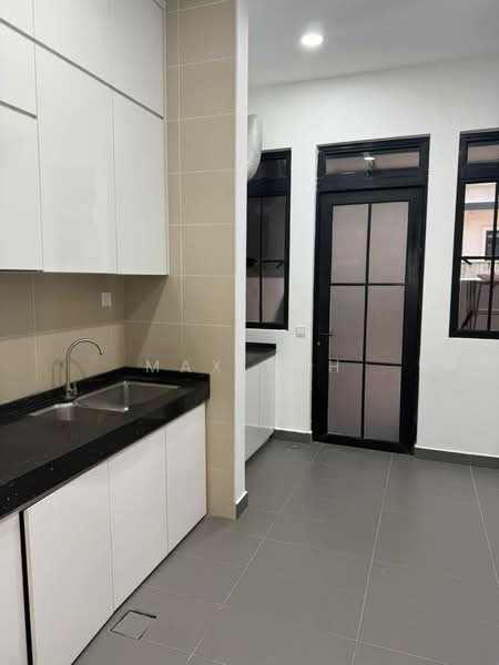 2-storey Terraced House for Rent in Eco Summer (Johor Bahru) - Max Loh - Kitchen - PropertyGuru.com.my